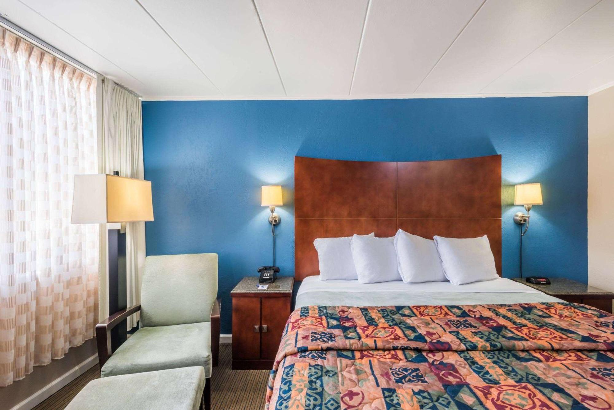 Travelodge By Wyndham Aberdeen Esterno foto