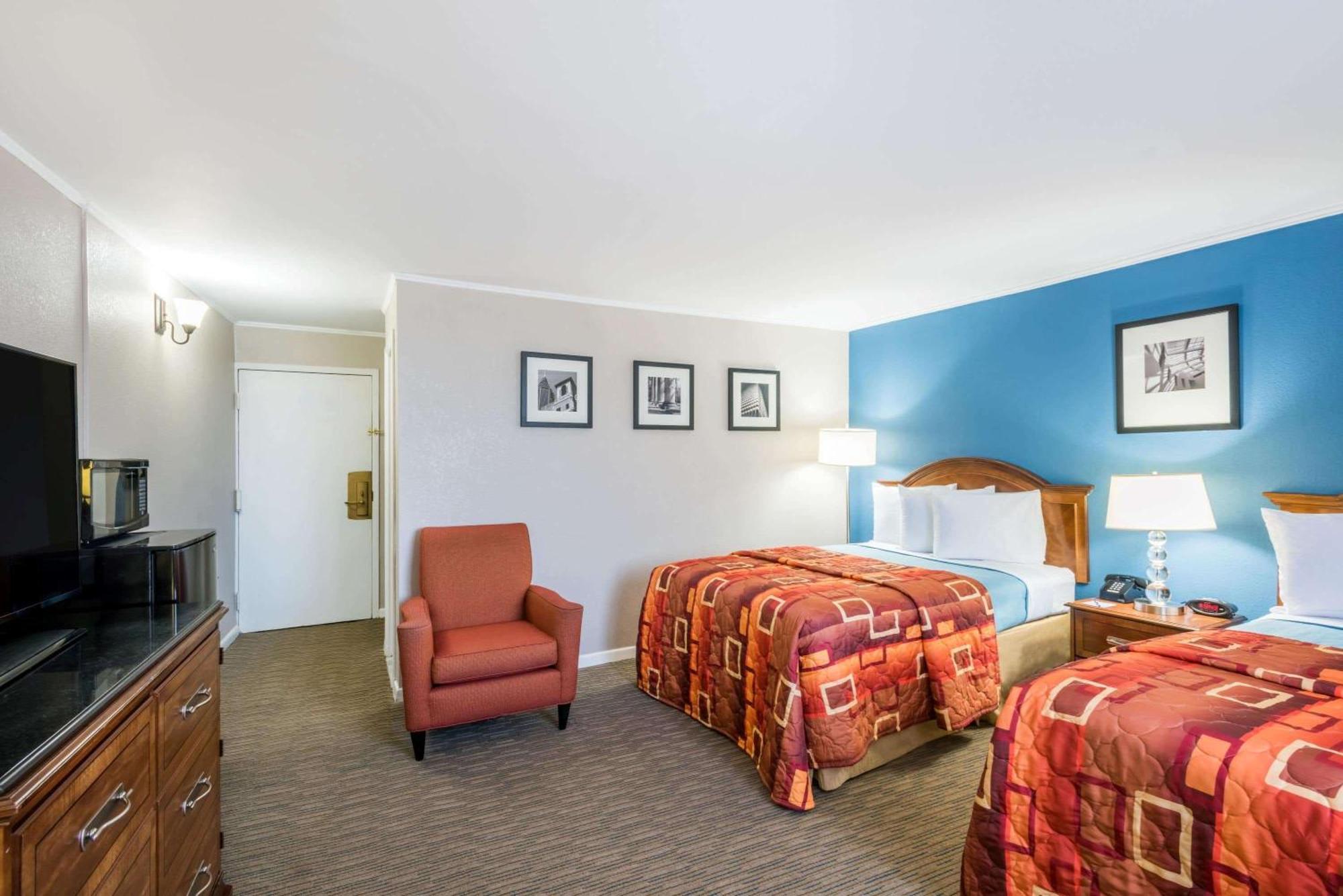 Travelodge By Wyndham Aberdeen Esterno foto